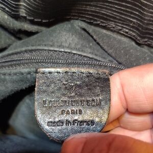 Louis Vuitton Black Leather Men’s Crossbody Bag - Black